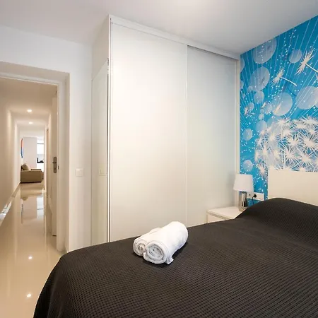 Calle San Carlos 132 Apartment *