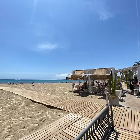 Apartament Calle San Carlos 132 *