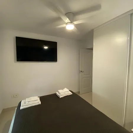 Apartament Calle San Carlos 132 *