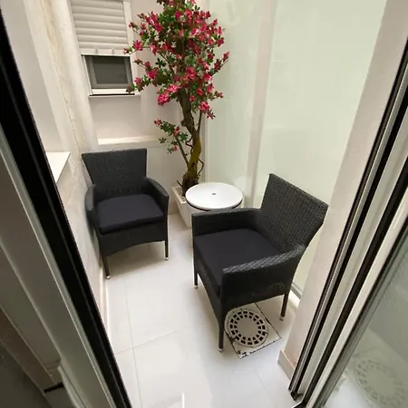 Calle San Carlos 132 * Alicante