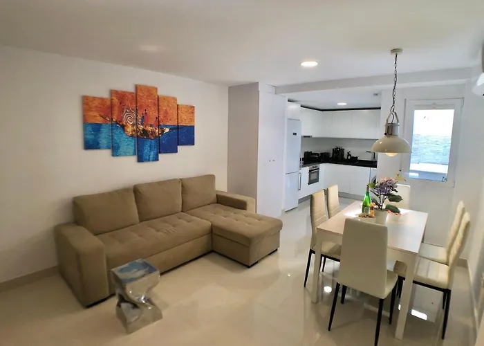 Calle San Carlos 132 Apartament *