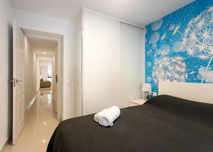 Calle San Carlos 132 Apartament *